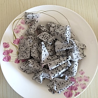 苹果火龙果汁的做法图解1