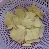 美味油炸土豆片的做法图解1