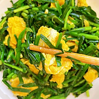 #开启冬日滋补新吃法#韭菜炒鸡蛋，5分钟快手菜！的做法图解1