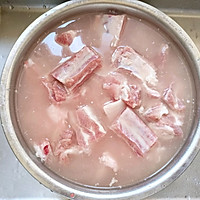 鸡汁排骨汤的做法图解1
