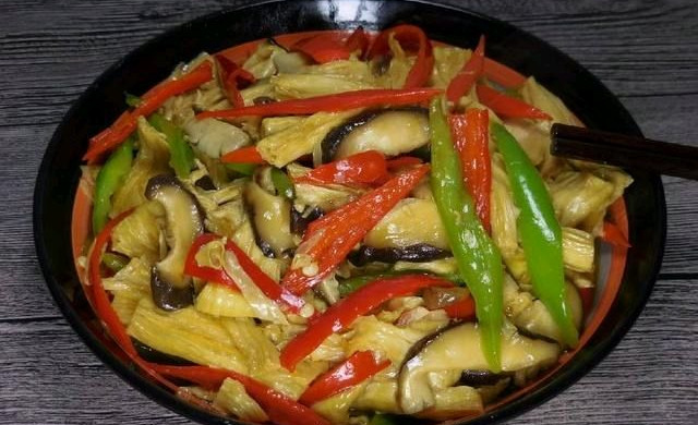 腐竹炒香菇