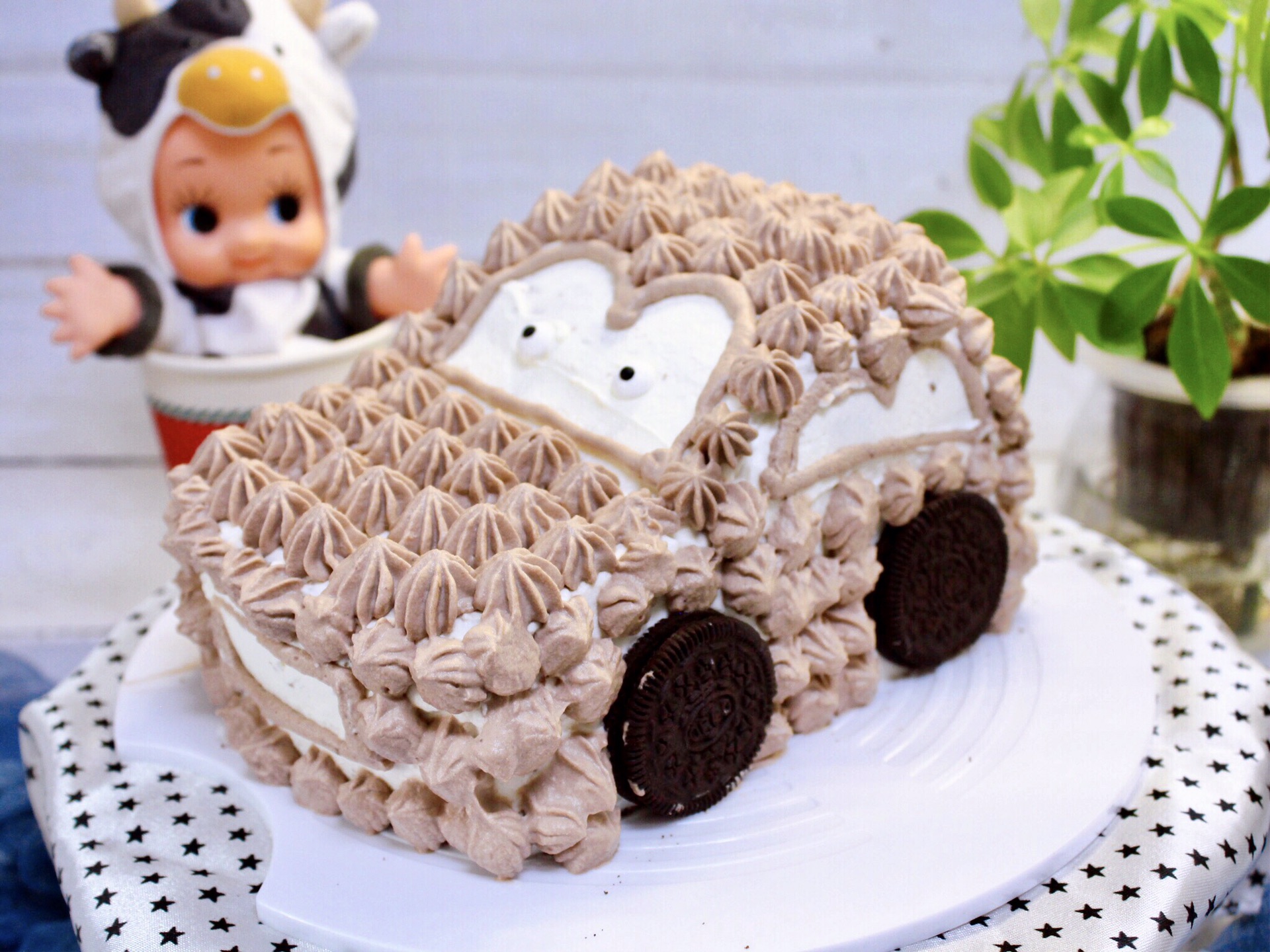 汽车造型鲜奶蛋糕的做法_汽车造型鲜奶蛋糕怎么做_汽车造型鲜奶蛋糕的家常做法_Archeboy【心食谱】
