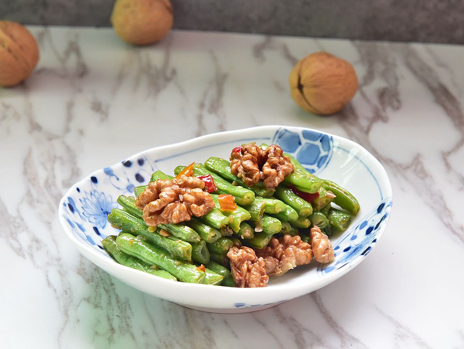 Four season walnut beans