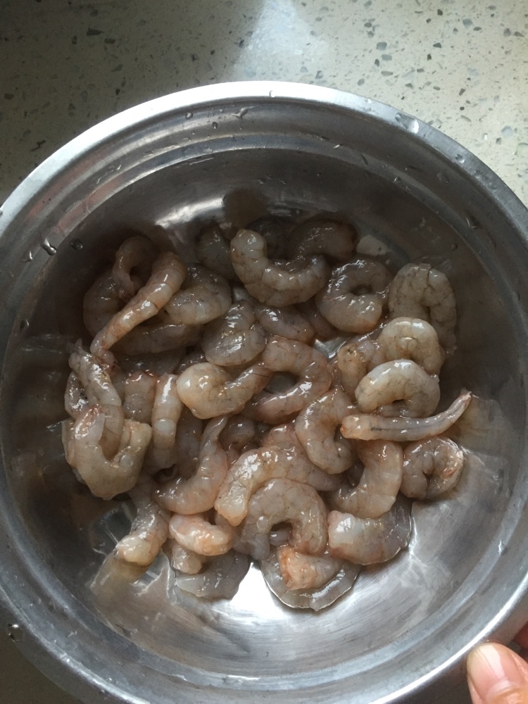 宝宝虾丸蔬菜面皮的做法图解1