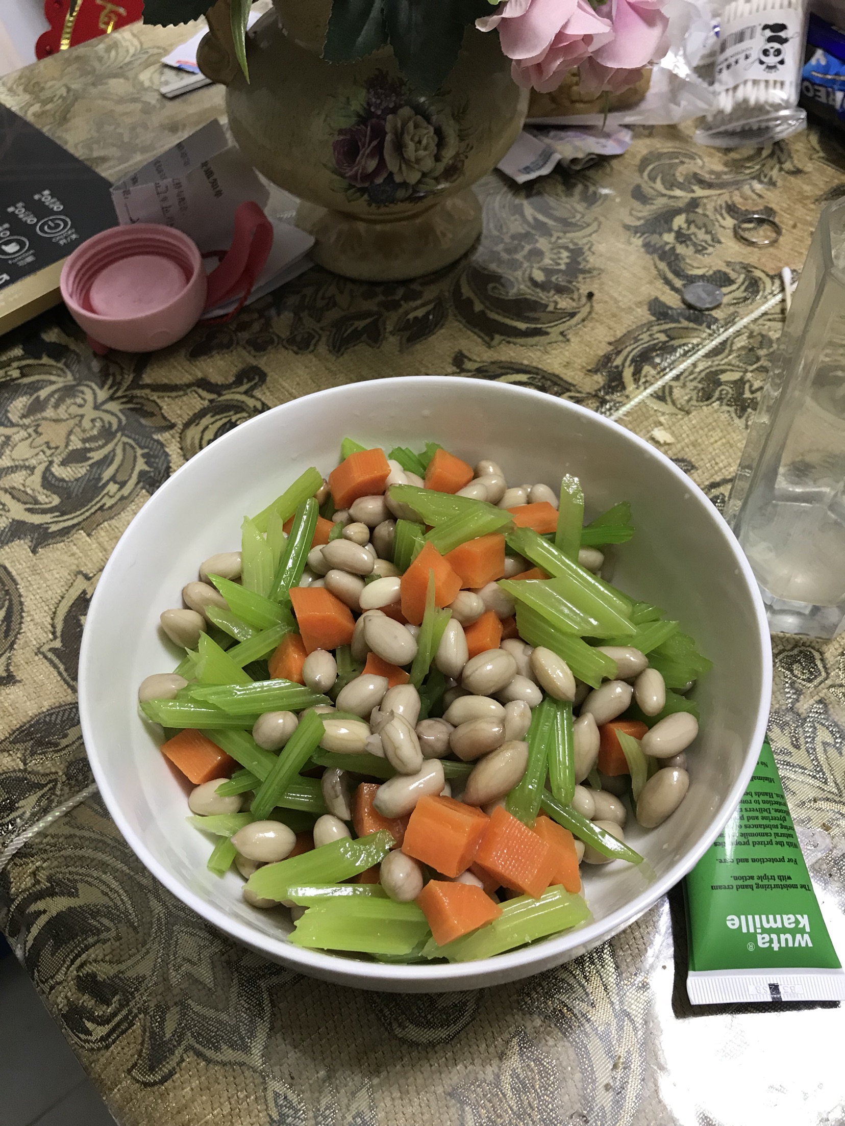 芹菜花生米怎么做 芹菜花生米的做法 豆果美食