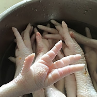 虎皮凤爪的做法图解1