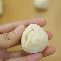 蛋黄酥的做法图解4