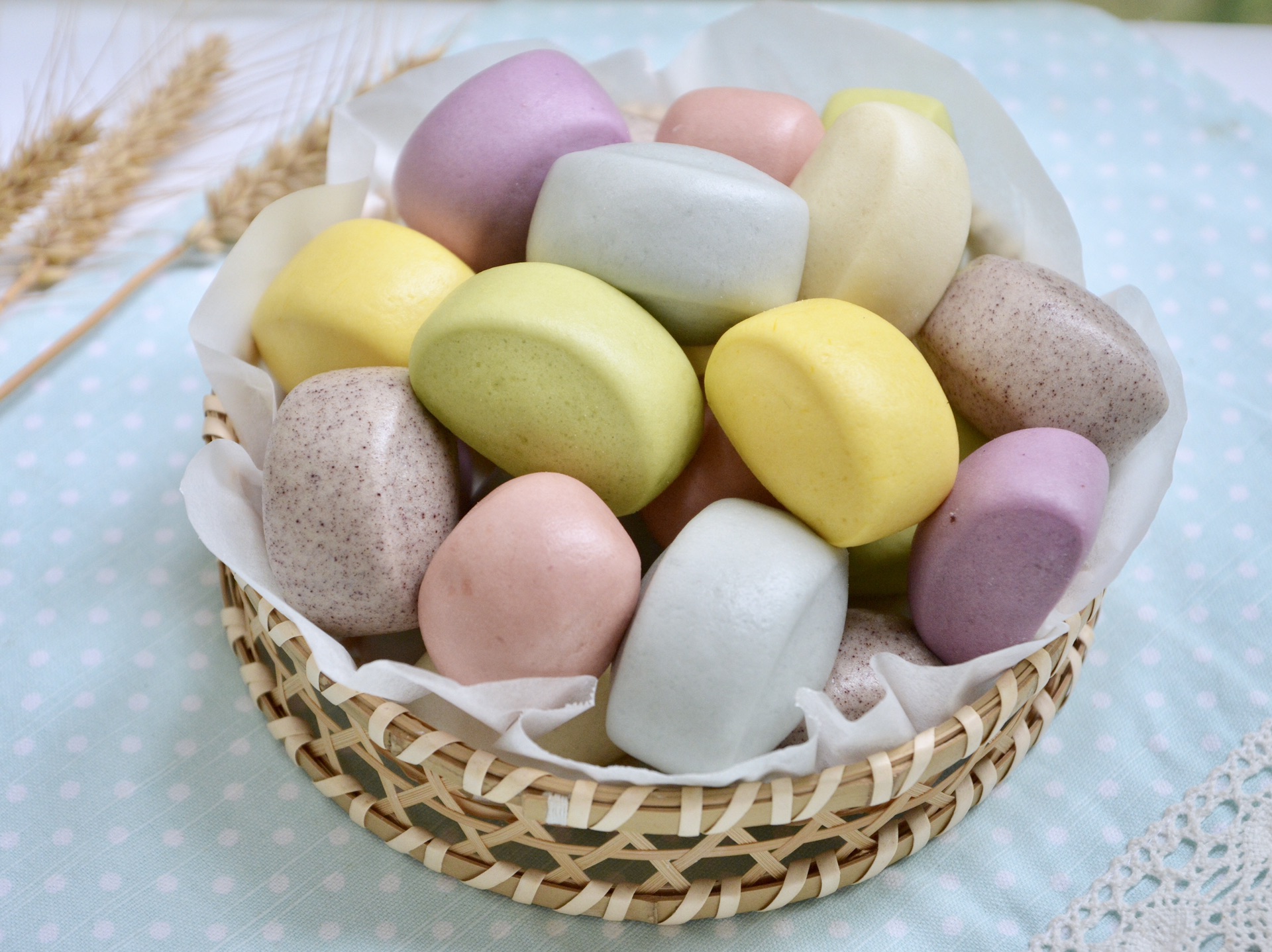 A fermented candy colored steamed bread