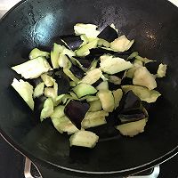 茄子炖土豆的做法图解1