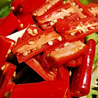 自制小菜—辣椒腌黄瓜的做法图解1