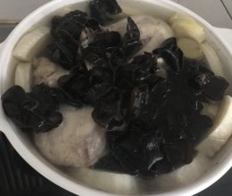 冬笋木耳鸡汤的做法