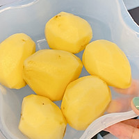 松花蛋（皮蛋）土豆泥的做法图解2