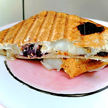 #麦子厨房早餐机#巧克力紫薯汤团热压三明治