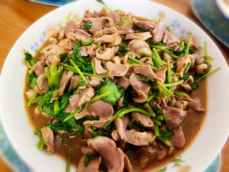 【脆嫩低卡】爆炒孜然香菜鸡胗的做法