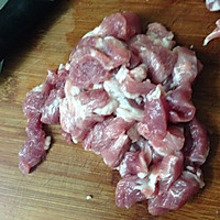 黄花菜炖肉～安神静心的做法图解2