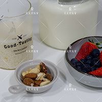 双莓坚果酒酿酸奶的做法图解1