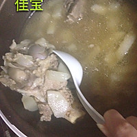 猪骨炖白萝卜红枣枸杞汤电压力锅的做法图解2