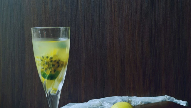 夏日么么茶—百香果柠檬小青桔水的做法