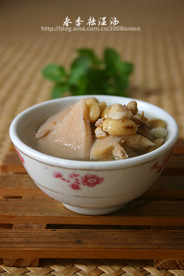 Stir fried lentils with Poria and job's tears and Huaishan Guya malt pig bone soup