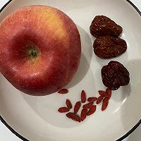营养蒸苹果的做法图解1