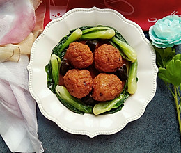油菜香菇烧丸子#盛年锦食·忆年味#的做法