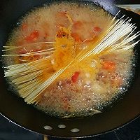 西红柿鸡蛋面汤的做法图解5