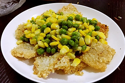 玉米青豆米饭锅巴