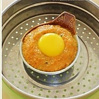 鲜蛋黄蒸肉饼的做法图解4