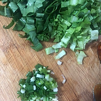 牛肉酱炒面的做法图解1