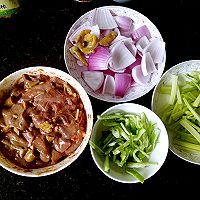 泡椒猪肝的做法图解2