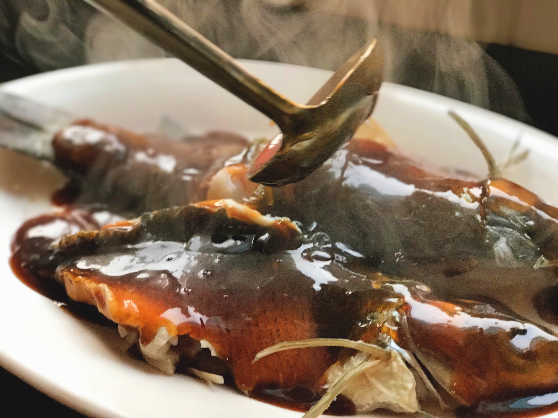 大厨教你传统西湖醋鱼做法，酸甜可口嫩如豆腐，能吃出螃蟹的鲜美 - 哔哩哔哩