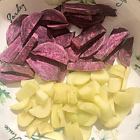 #母亲节，给妈妈做道菜#土豆/紫薯蛋黄酥（蛋挞皮版）的做法图解1