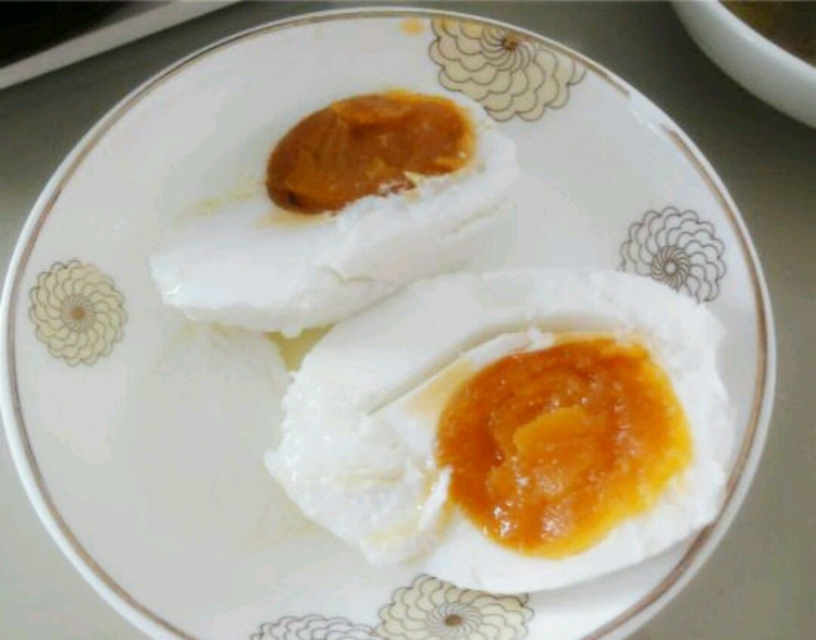干干净净的做咸鸡蛋的做法