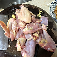 铁铸锅焖鸡的做法图解1