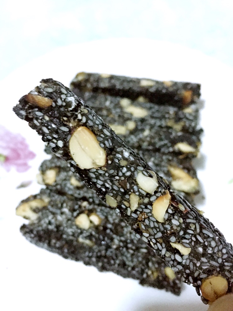 黑芝麻核桃花生条