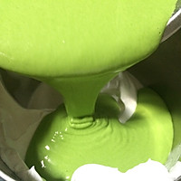 菠菜戚风蛋糕的做法图解11