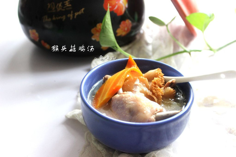 砂锅猴菇鸡汤的做法