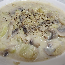 土豆奶油蘑菇汤