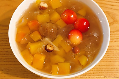 水晶樱桃桂圆木瓜祛湿银耳羹