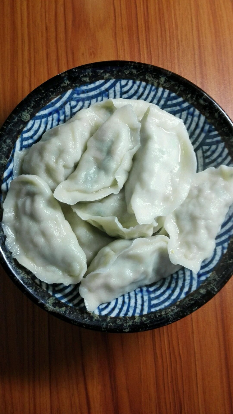 莴苣叶素饺子的做法