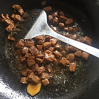 周末睡懒觉后最适合的早午餐-咖喱牛肉饭的做法图解2