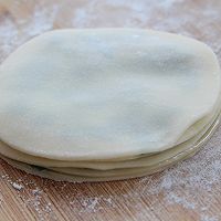 剩余饺子皮的妙用——香葱千层饼的做法图解4