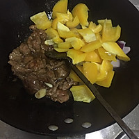 嫩滑的橄榄油黑胡椒炒牛肉的做法图解6