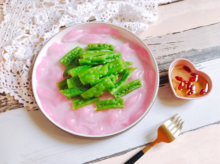 夏日冰镇蜂蜜苦瓜 简单快手减肥瘦身菜 清热解毒的做法