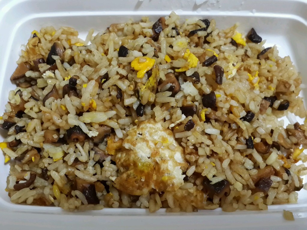 沙姜香菇蛋炒饭