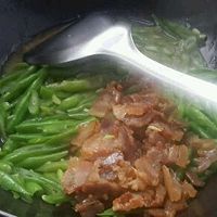 豆角炒腊肉的做法图解7