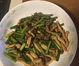 蒜苔白玉菇炒肉臊子的做法