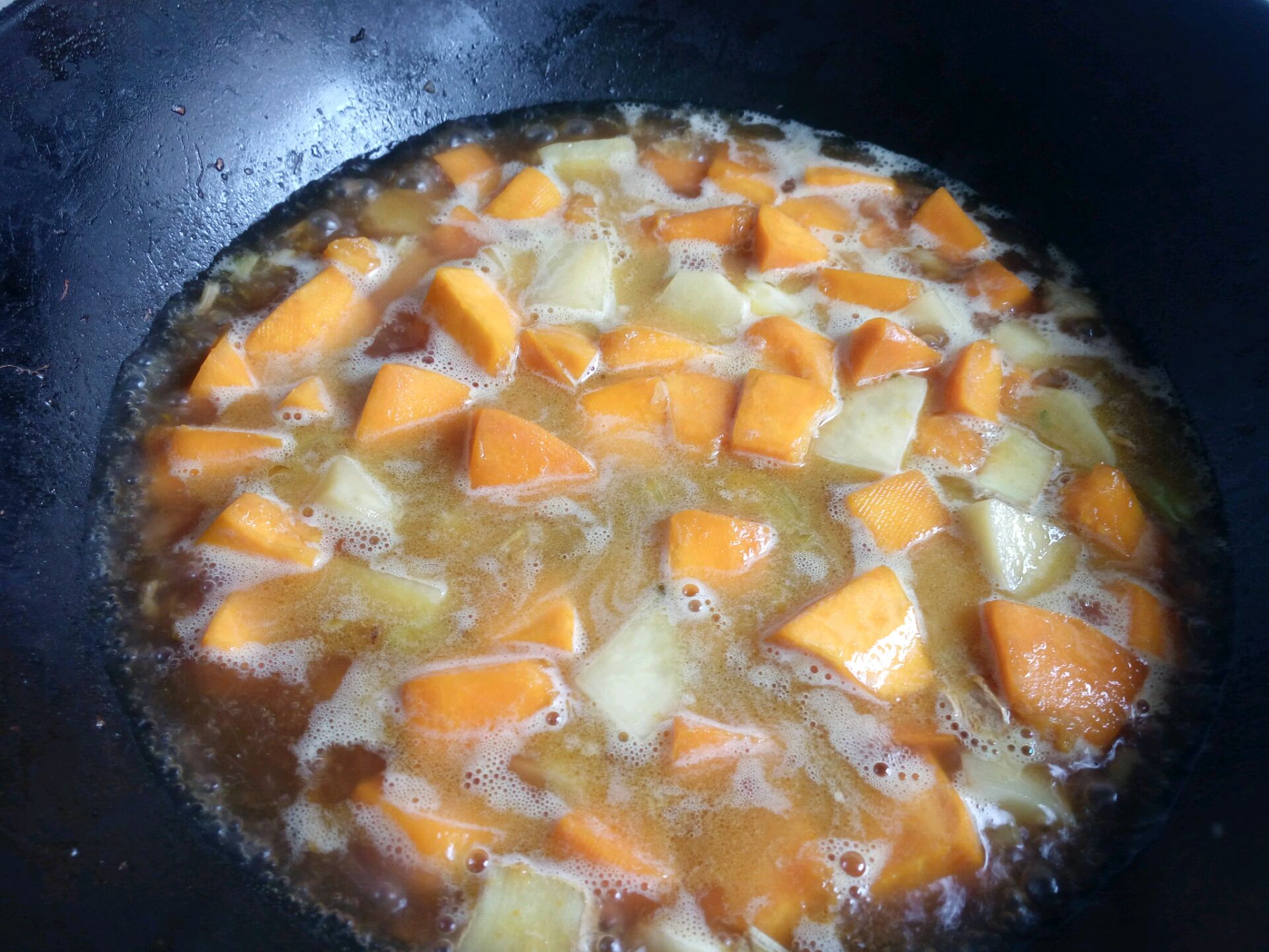 南瓜土豆汤怎么做_南瓜土豆汤的做法_蜜思小琳_豆果美食