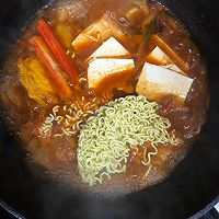 韩式辣白菜泡面的做法图解4