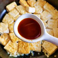 #豪吉川香美味#外焦里嫩、香辣入味、超级好吃的麻辣煎豆腐的做法图解7